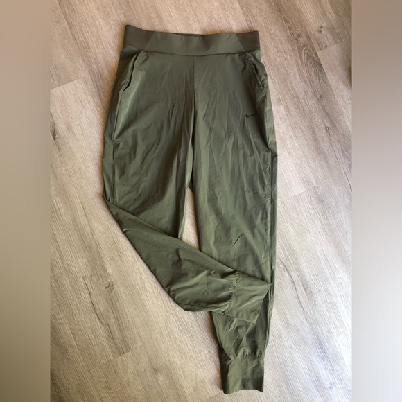 Nike Dri fit Bliss Luxe Training Pants CU4611-222 Women’s Size M Medium Green - Picture 12 of 12